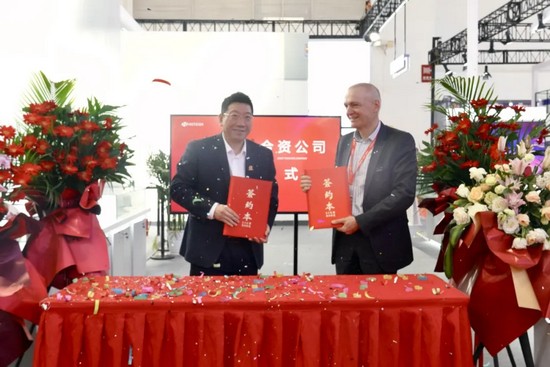 華工科技核心子公司華工激光攜手瑞士Synova，共拓水導(dǎo)激光新藍(lán)海